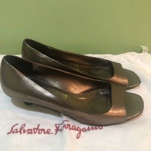SALVATORE FERRAGAMO Metalic brown leather shoes
